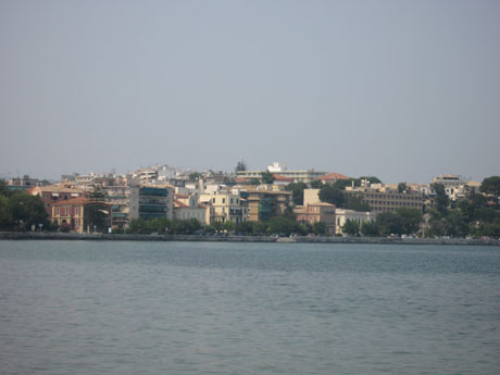 Appartements sur la côte de l'île de Corfou photo