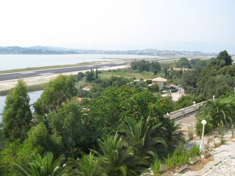 Aeroport corfu foto